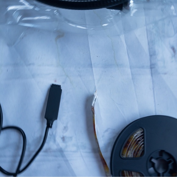 Aduro U-Stream 3-in-1 Selfie Studio Kit (*Missing - Clip-On Selfie Light*) - Picture 9 of 11